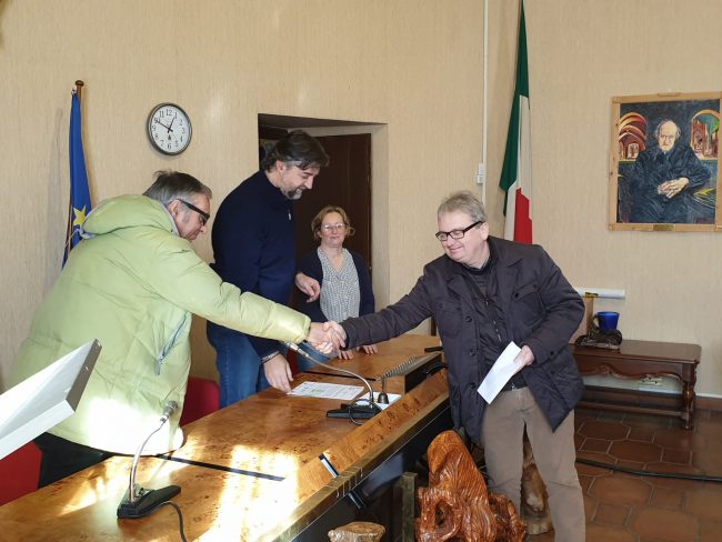 consegna-chiavi-appartamenti-erap-sarnano-3-650x488