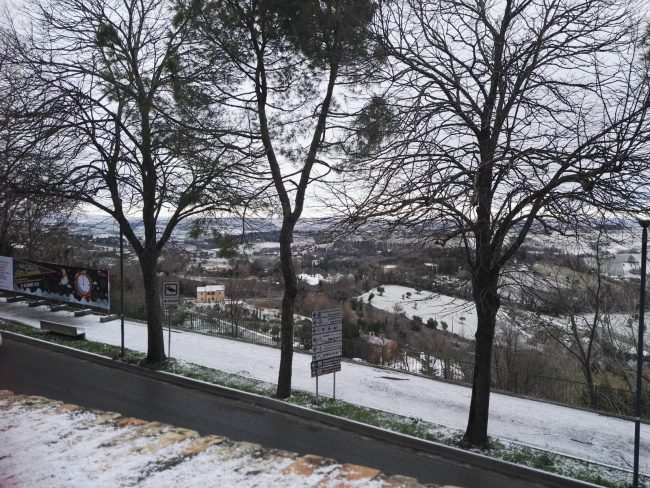 macerata-neve-4-gennaio-1-650x488