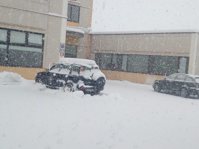neve-11-gennaio-camerino1-650x488