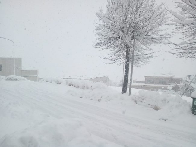 neve-11-gennaio-camerino5-650x488