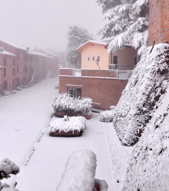 neve-11-gennaio-colmurano3-575x650