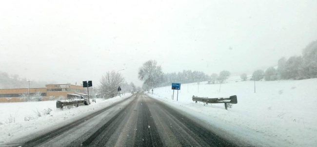 neve-4-gennaio-maddalena-di-muccia-verso-pieve-torina-650x302