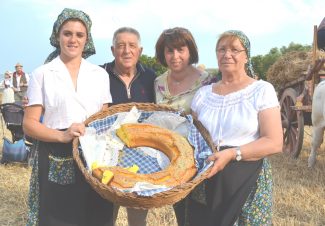 3-Donne-del-contado-con-il-presidente-il-presidente-regionaleBorroni-Unpli-Marche-325x226