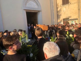Funerale-Daniele-Beccacece-3-325x244