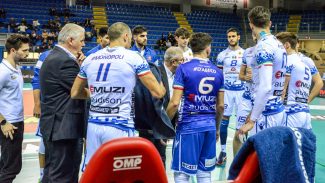 Giocatori-a-rapporto-da-Rosichini-Scatto-Giorgio-Borsini