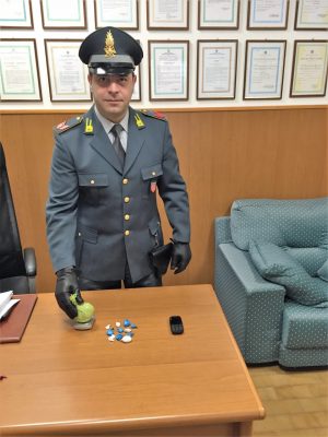 arresto-eroina-hotel-house-1-300x400