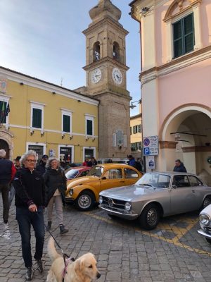 auto-di-epoca-pollenza-1-e1549792712235-300x400