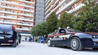 controlli-carabinieri-hotel-house-porto-recanati-FDM-7-325x185