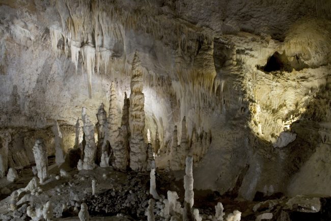 grotte_frasassi-2-650x434