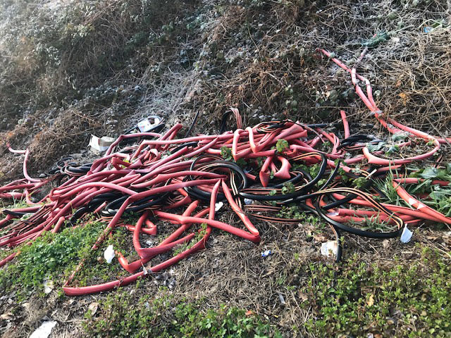 rifiuti-abbandonati-superstrada-4