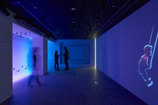 004_iGuzzini_The-Light-Gate_ph-Paolo-Carlini-325x217