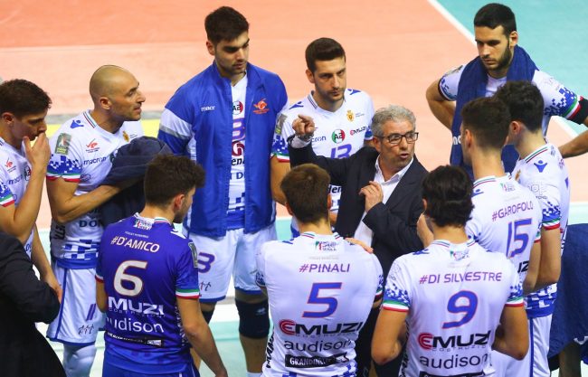 Coach-Rosichini-parla-alla-squadra