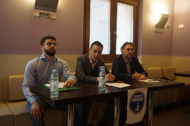 Il-direttivo-di-Tolentino-Popolare