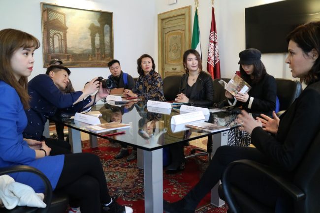 giornalisti-cinesi-macerata-4-650x433