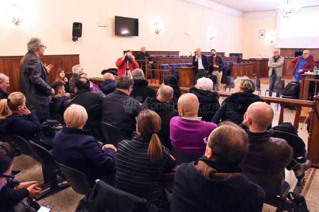 incontro-su-acqua-silenzi-poeta-ghio-mei-civitanova-FDM