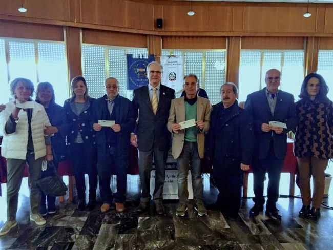 Consegna-dellassegno-assemblea-nazionale-del-12-aprile-2019-650x488