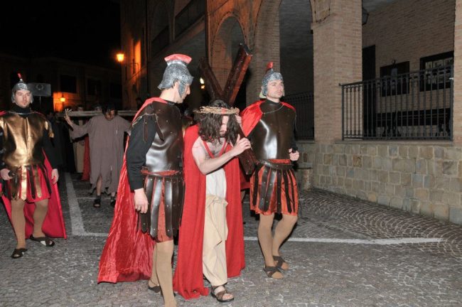 Gualdo_processione-05-650x432