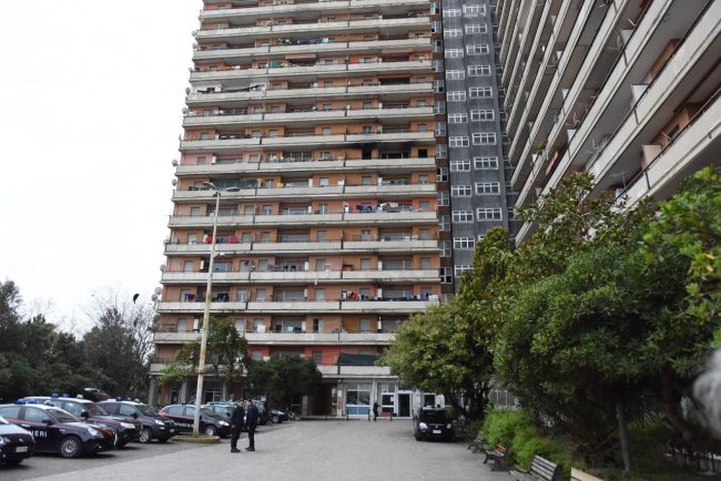 blitz-carabinieri-hotel-house-porto-recanati-FDM-1-650x434