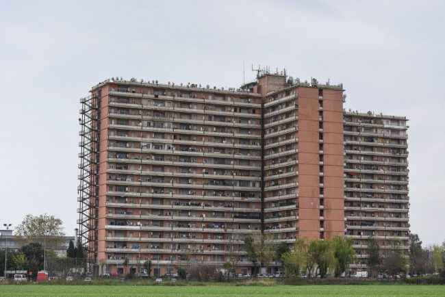 blitz-carabinieri-hotel-house-porto-recanati-FDM-8-650x434