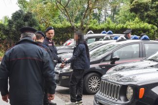 blitz-carabinieri-hotel-house-porto-recanati-FDM-13-325x217