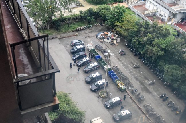 blitz-carabinieri-hotel-house-porto-recanati-FDM-15-650x433