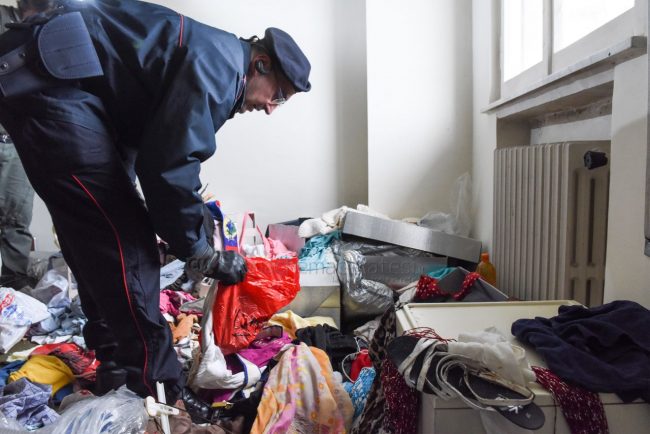 blitz-carabinieri-hotel-house-porto-recanati-FDM-8-650x434
