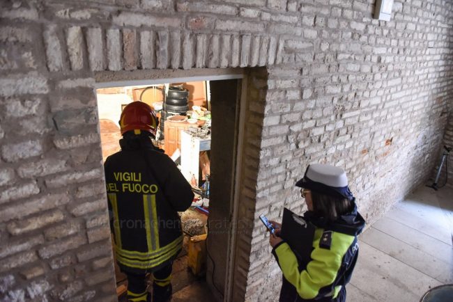vdf-incendio-palazzo-potenza-picena-FDM-1-650x434