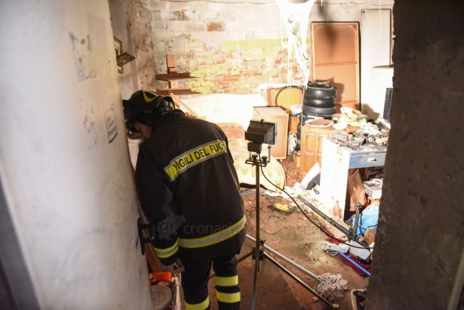 vdf-incendio-palazzo-potenza-picena-FDM-5-650x434