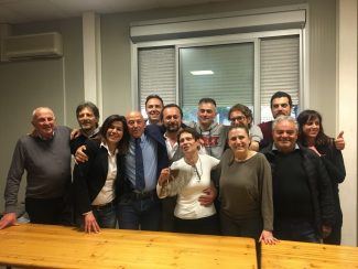Il-sindaco-Sborgia-insieme-alla-sua-squadra-il-giorno-dellelezione