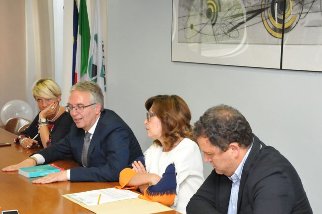 SindacatiMercatoneUno_02-650x432