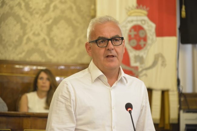carancini-consiglio1-650x433