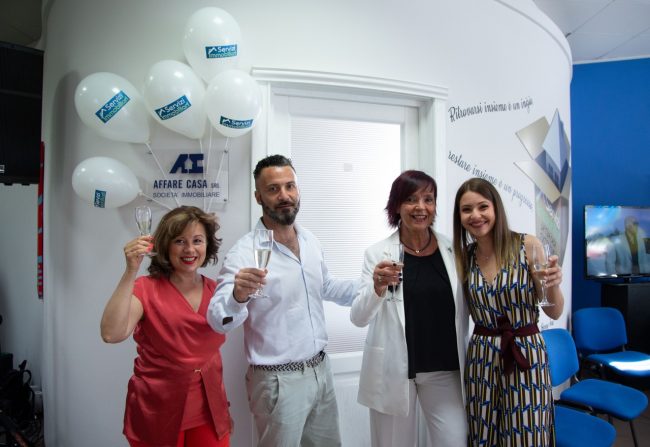 inaugurazione-servizi-immobiliari-macerata-2019-foto-ap-2-650x447