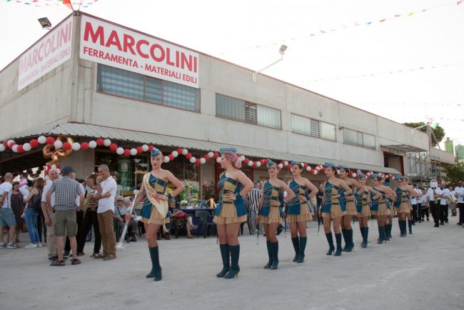 majorettes-e-banda-musicale-di-Petriolo
