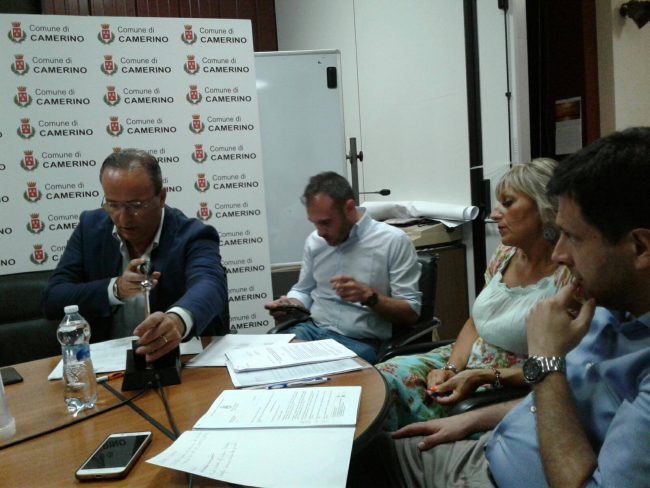 consiglio-comunale-Camerino-2-650x488