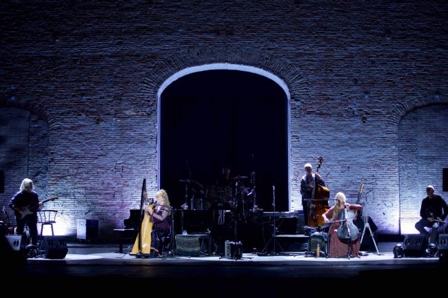 loreena-McKennitt-4-650x433