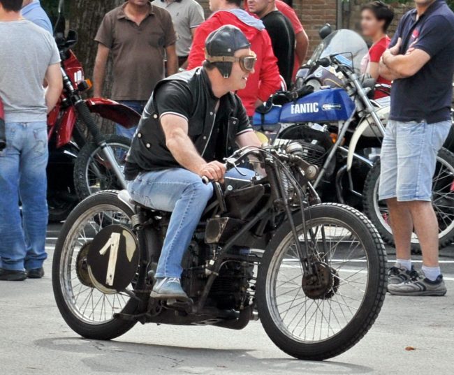 30°-Raduno-Moto-e-Auto-dEpoca-Colmurano_01-650x537