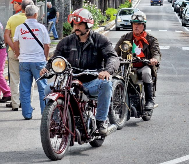30°-Raduno-Moto-e-Auto-dEpoca-Colmurano_02-650x566