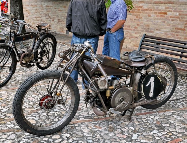 30°-Raduno-Moto-e-Auto-dEpoca-Colmurano_04-650x498