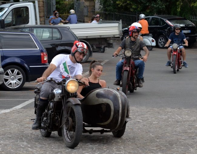 30°-Raduno-Moto-e-Auto-dEpoca-Colmurano_07-650x511