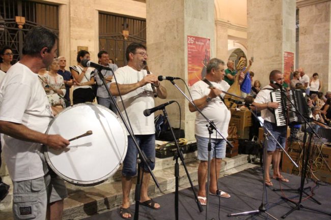 folclore-piazza-battisti-19-650x433