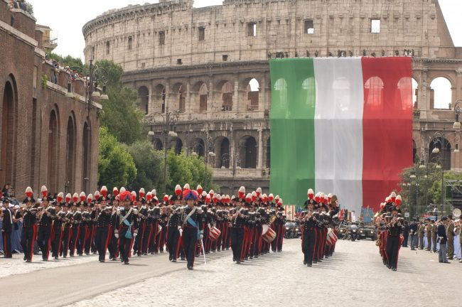Banda-carabinieri-colosseo-