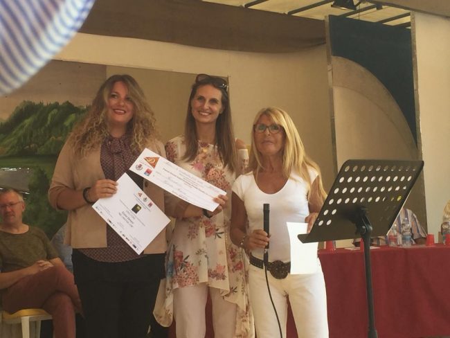 Gioia-Senesi-Carla-De-Albertsi-e-il-sindaco-di-Ceresio-Jenny-Santi