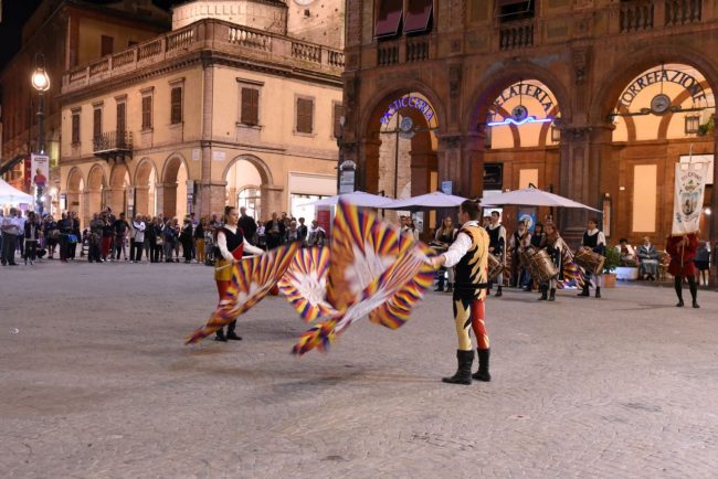 RIEVOCAZIONE-2019-SBANDIERATORI-SBR_9524-2-650x434