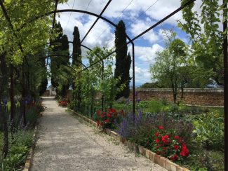 orto-infinito-recanati-1-325x244