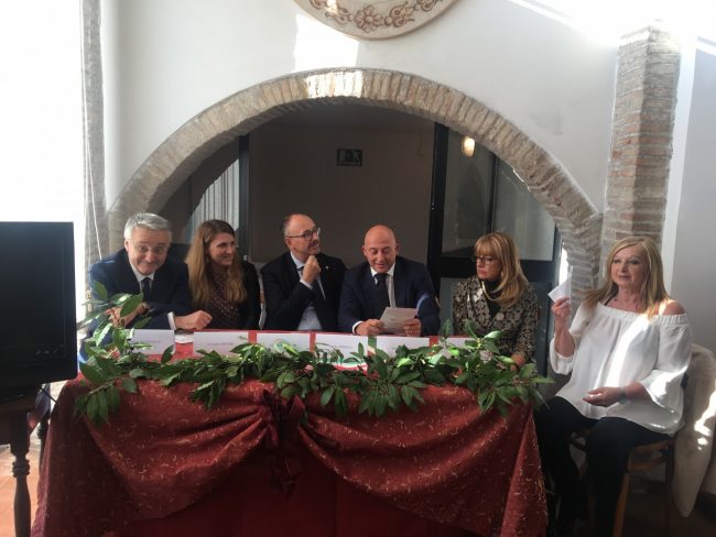 Linaugurazione-della-mostra-Il-cuore-dellEuropa-1-650x488