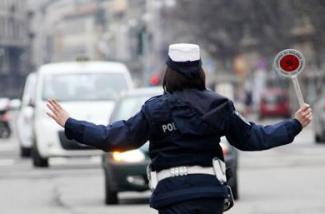 stop-traffico-vigili-urbani-polizia-municipale