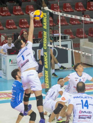 Attacco-Disabato-Scatto-Fabiano-Rossi-1-304x400