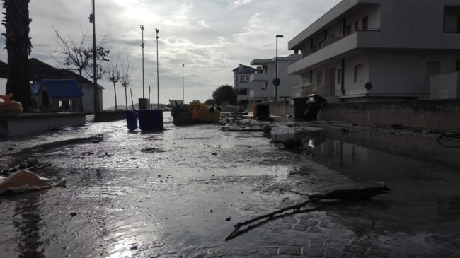 porto-recanati-mareggiata-acapulco-7-650x365