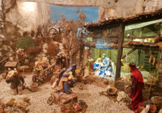 Presepio-Messi-Sacra-Famiglia1-325x226