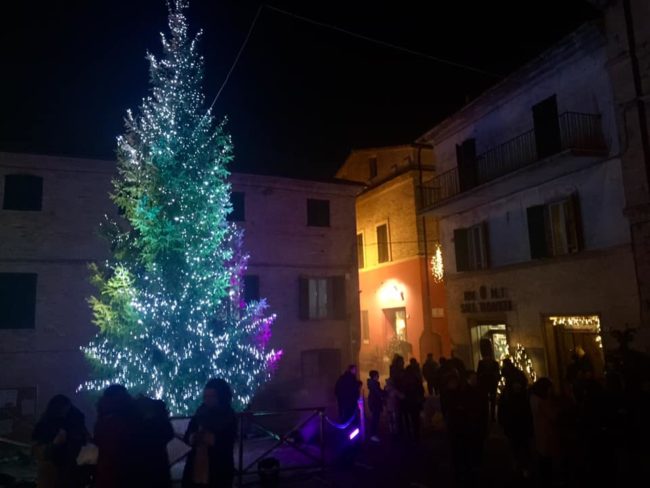 accensione-albero-8-dicembre-650x488